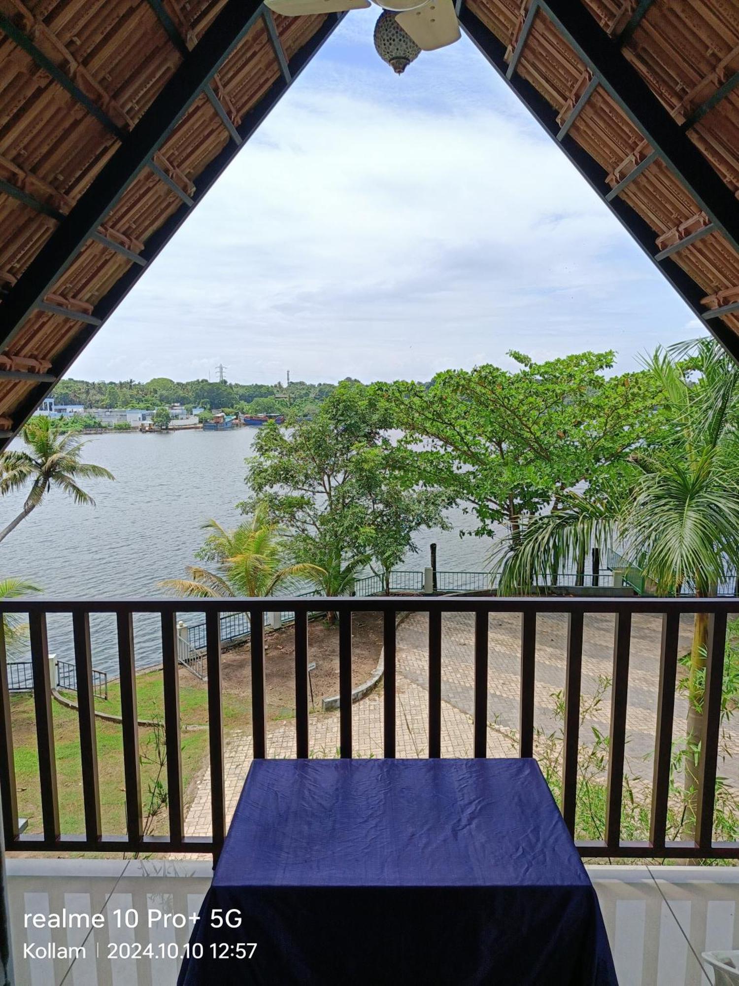 Ripples Backwater Resort, Kollam Esterno foto
