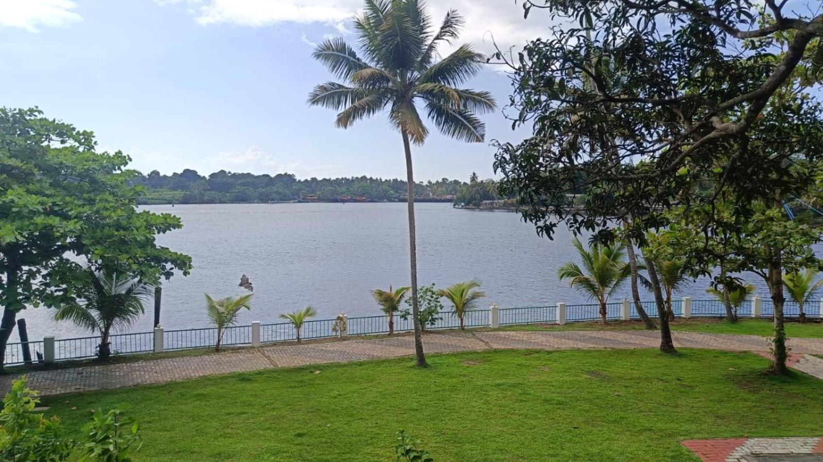 Ripples Backwater Resort, Kollam Esterno foto